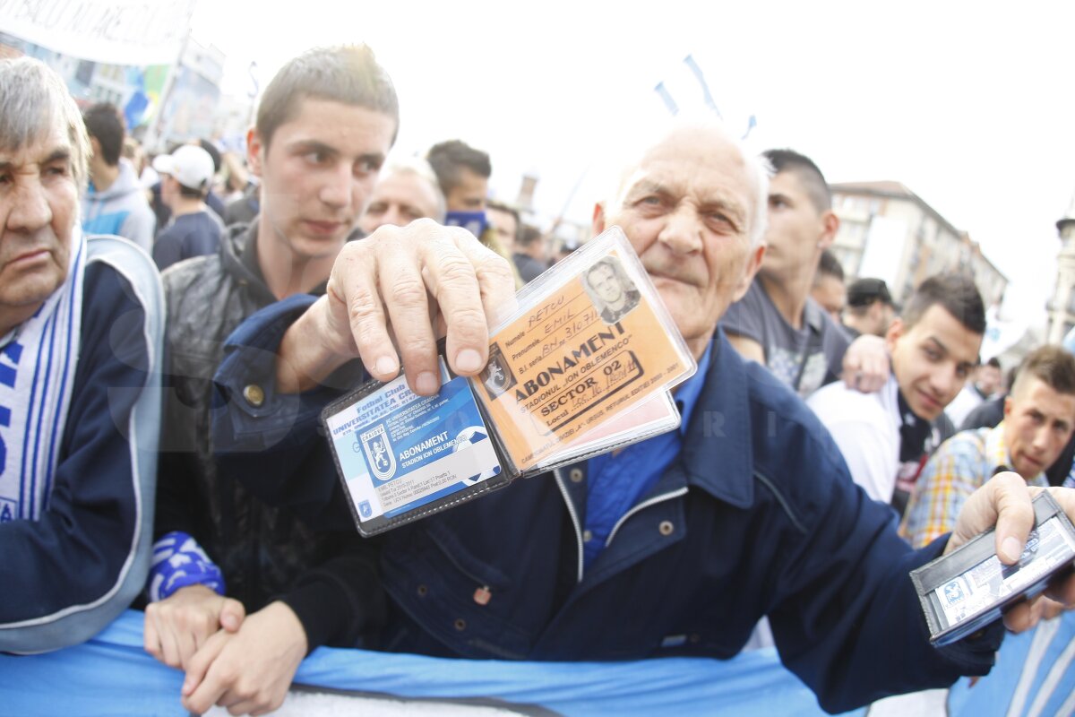 FOTO "Dreptate pentru Universitatea" » Peste 1.000 de suporteri au protestat în Piaţa Prefecturii din Bănie