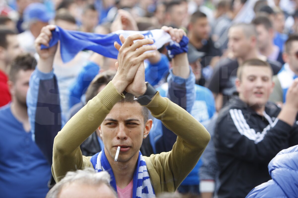FOTO "Dreptate pentru Universitatea" » Peste 1.000 de suporteri au protestat în Piaţa Prefecturii din Bănie