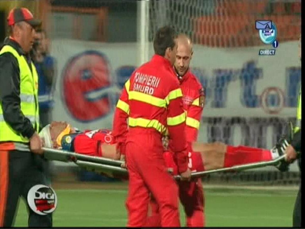 FOTO&VIDEO Final însîngerat la Tîrgu Mureş » Lovit de Ghionea, Markovici s-a ales cu entorsă de coloană vertebrală cervicală