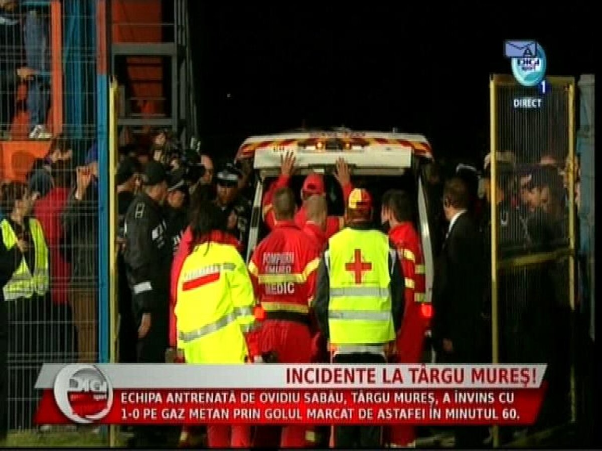 FOTO&VIDEO Final însîngerat la Tîrgu Mureş » Lovit de Ghionea, Markovici s-a ales cu entorsă de coloană vertebrală cervicală