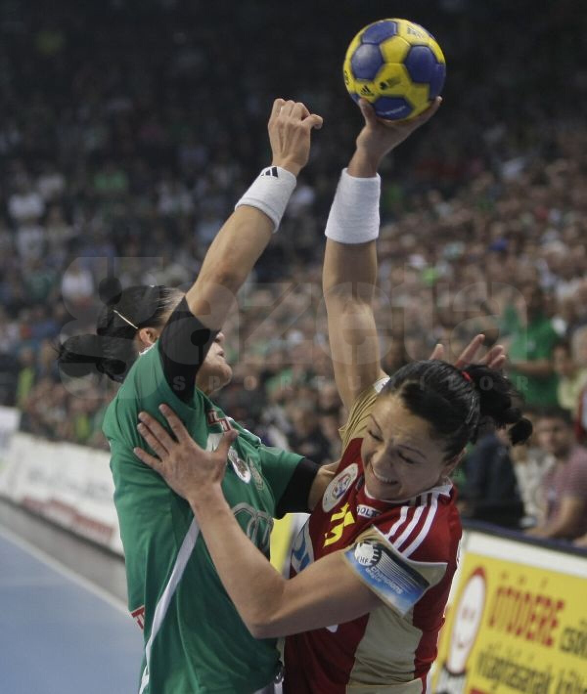 SUPERFOTO Cele mai tari imagini de la Gyor - Oltchim!