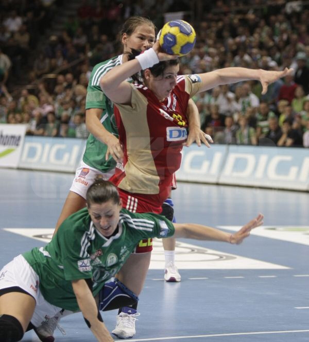 SUPERFOTO Cele mai tari imagini de la Gyor - Oltchim!