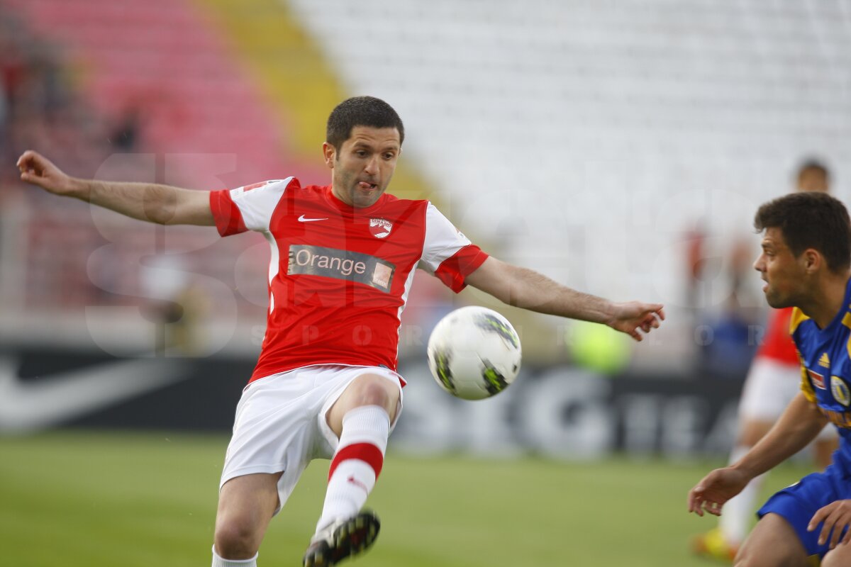 Dinamo - Petrolul 1-3 » "Căţeluşi" de pluş, jucăria nou-promovatelor