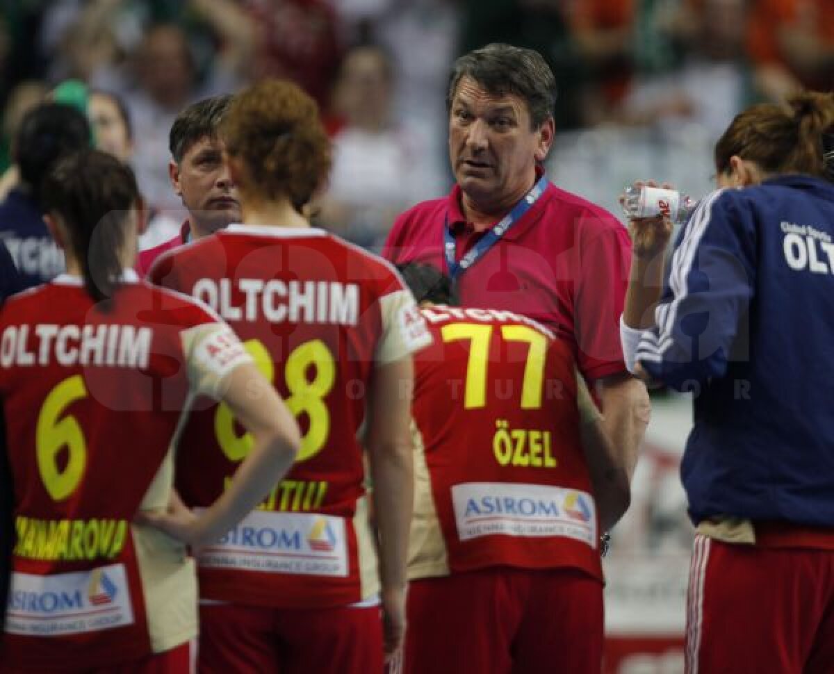 FOTO Durere pe bancă. Şase poze impresionante cu trăirile lui Radu Voina