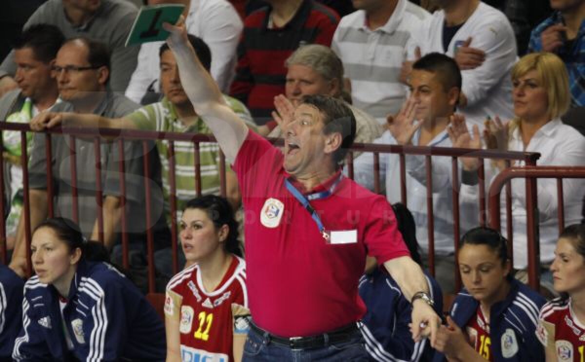 FOTO Durere pe bancă. Şase poze impresionante cu trăirile lui Radu Voina