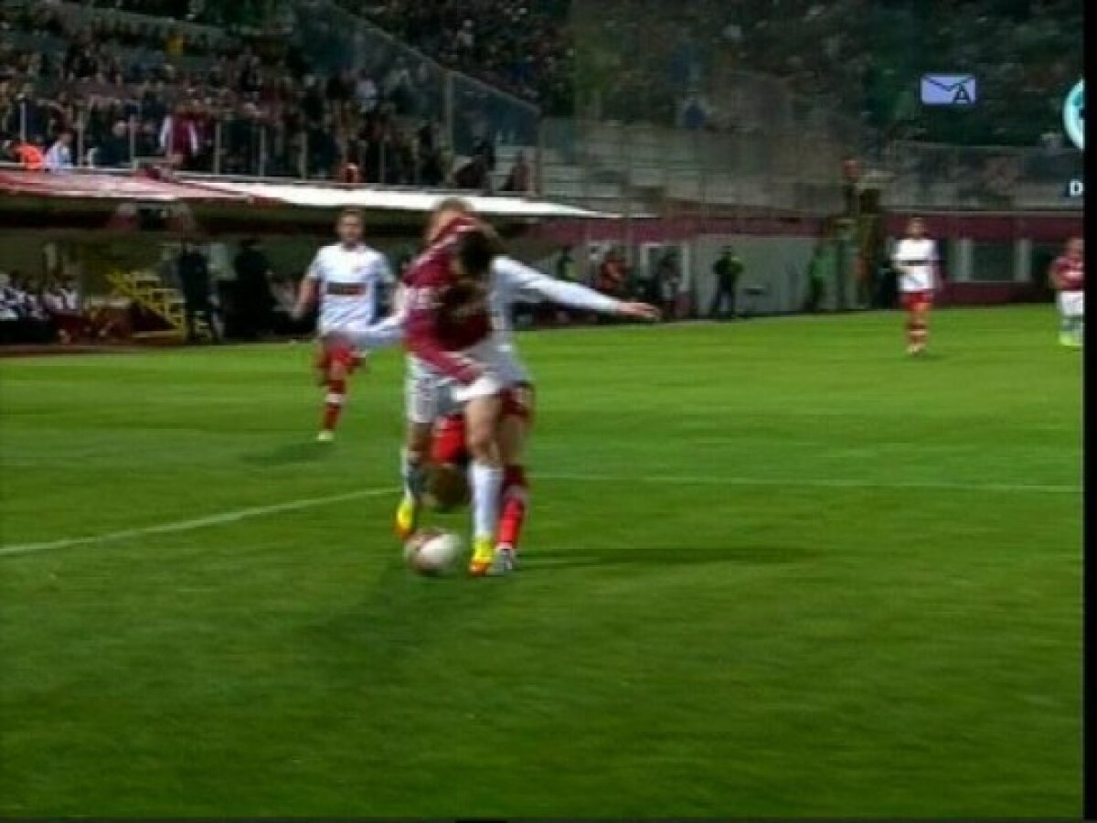 FOTO şi VIDEO » Încă un penalty neacordat » După meciul cu Dinamo, Rapid a fost dezavantajată şi la Cluj