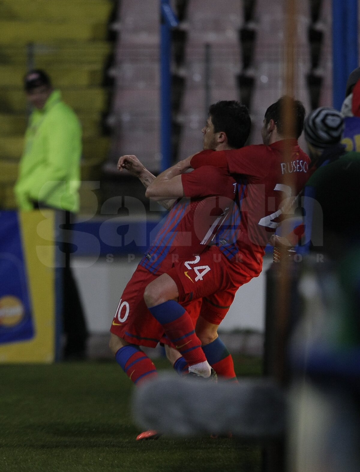 FOTO Hattrick de pase! » Tatu a condus Steaua spre o victorie categorică în faţa Sportului (4-1)