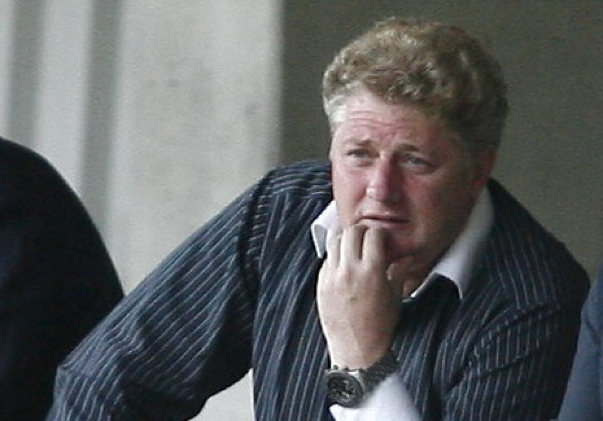 Loviţi şi înjuraţi » Antrenorii de la Centrul de copii şi juniori de la ”U” trăiesc în teroare