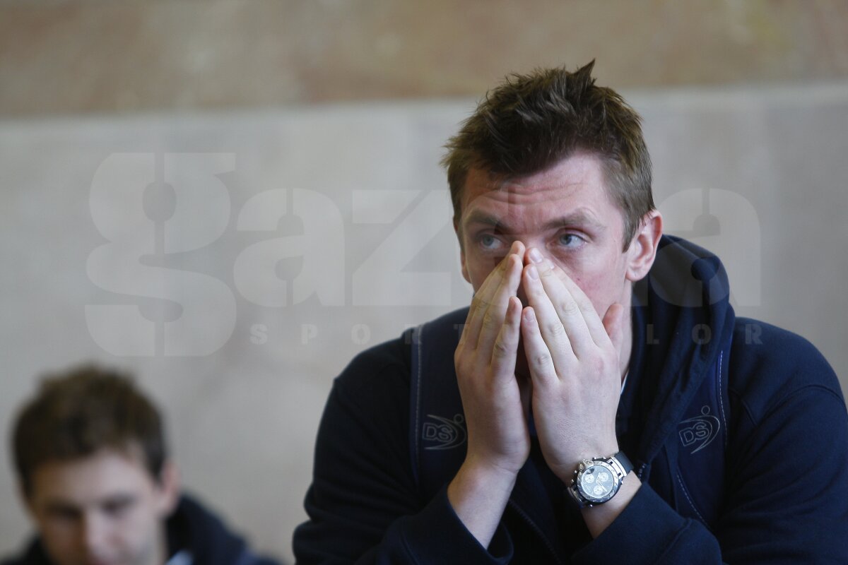 FOTO » Calificată la Olimpiadă, naţionala de polo s-a întors azi în ţară. Cum au fost întîmpinaţi băieţii pe aeroport