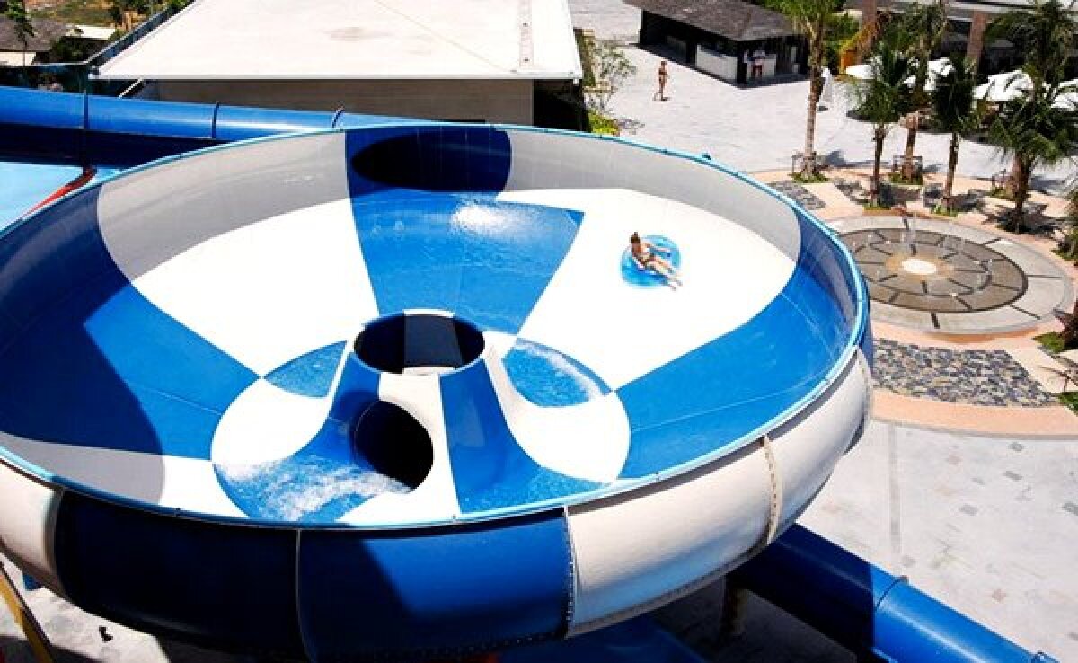 Disneyland în afară, Divertiland, la noi, din vară » Cel mai mare parc de distracţii din România se deschide anul acesta în apropiere de Bucureşti