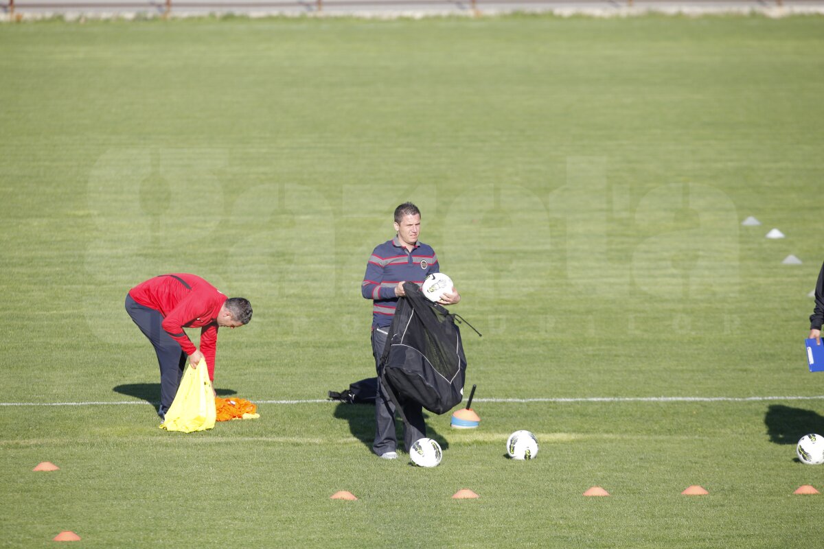 FOTO » Cu zîmbetul pe buze » Steliştii s-au antrenat pe Ghencea înaintea confruntării cu Oţelul