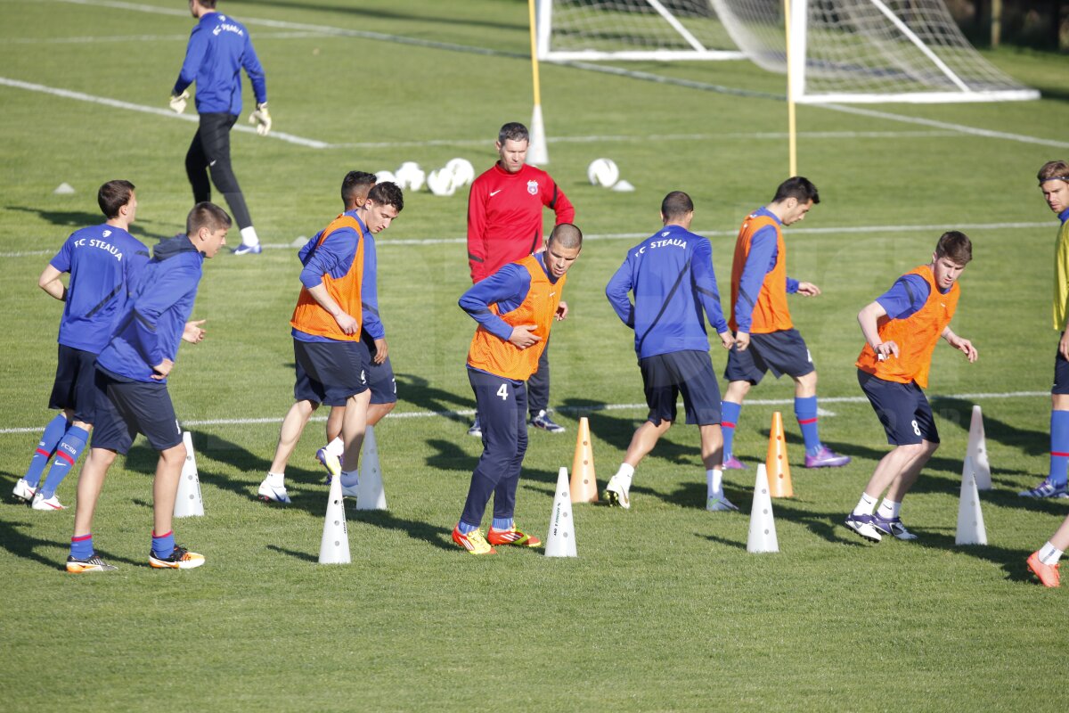 FOTO » Cu zîmbetul pe buze » Steliştii s-au antrenat pe Ghencea înaintea confruntării cu Oţelul
