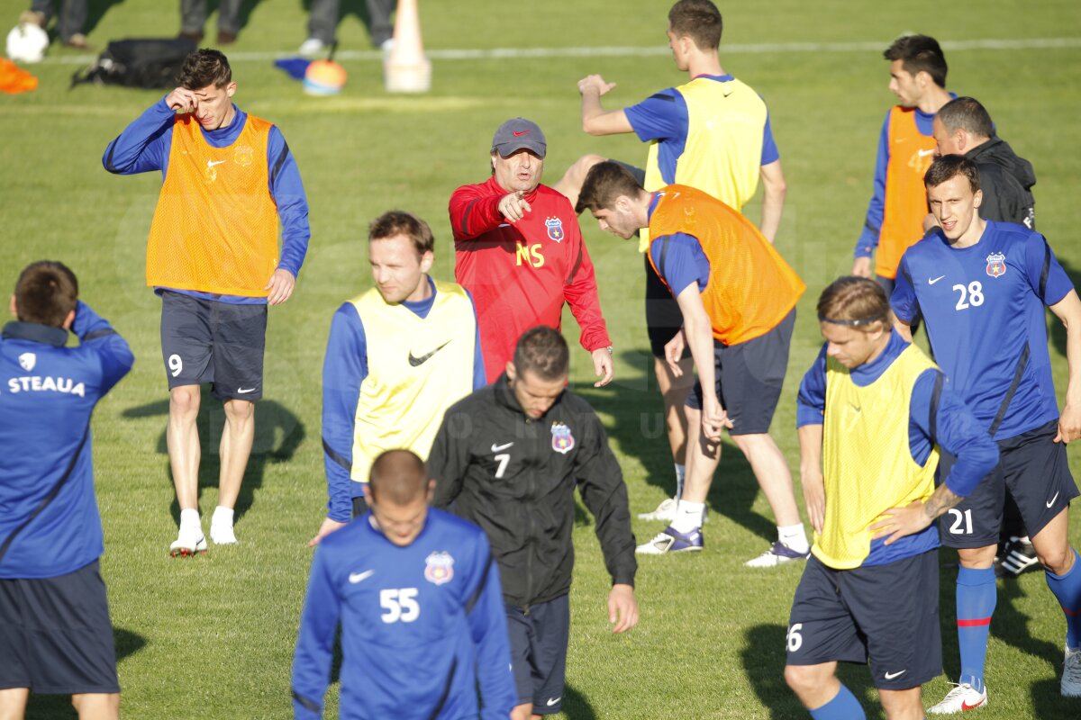 FOTO » Cu zîmbetul pe buze » Steliştii s-au antrenat pe Ghencea înaintea confruntării cu Oţelul