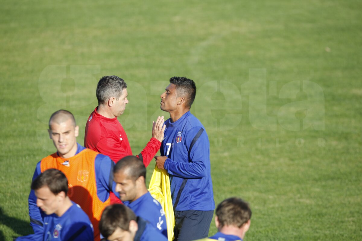 FOTO » Cu zîmbetul pe buze » Steliştii s-au antrenat pe Ghencea înaintea confruntării cu Oţelul