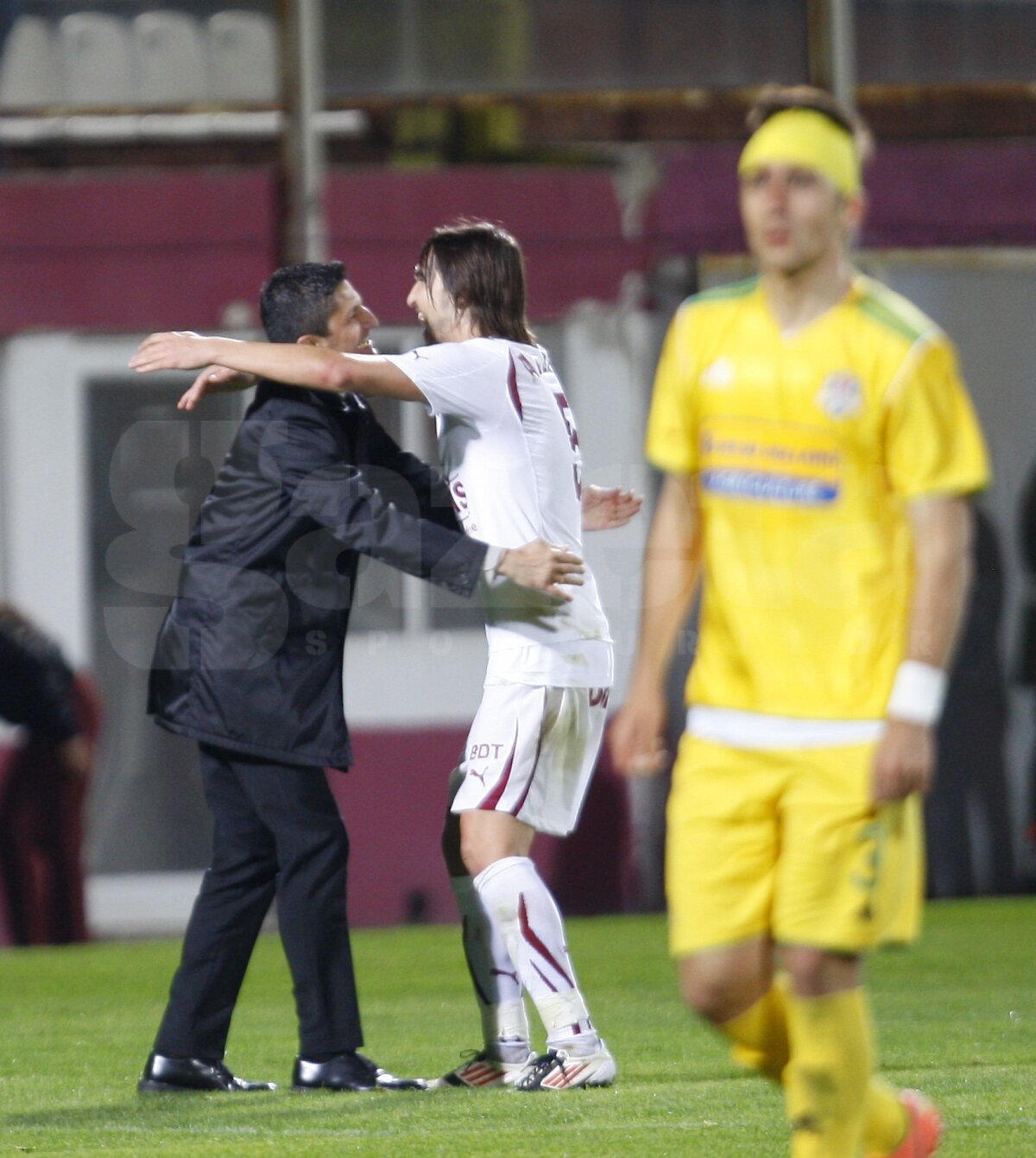 GALERIE FOTO 5 chipuri ale fericirii în Giuleşti!