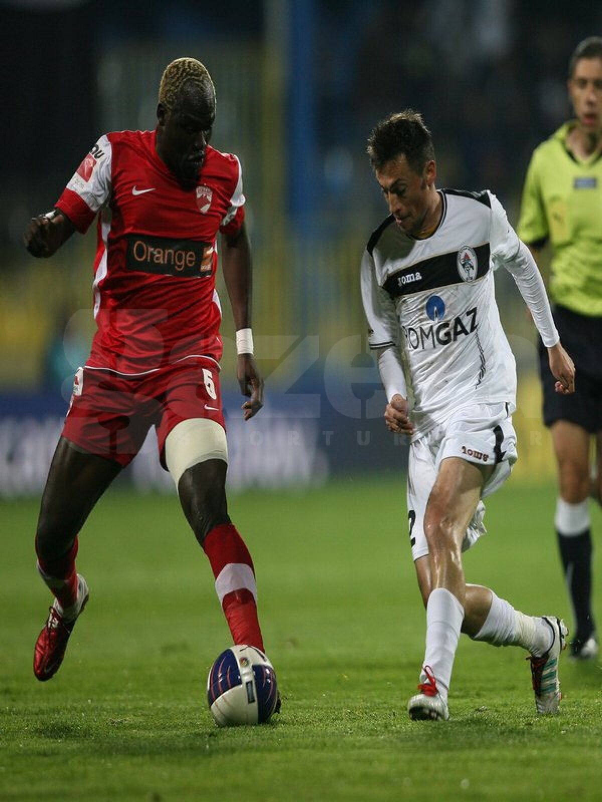 FOTO & VIDEO Gaz Metan - Dinamo 2-1 » "Grazie Joagăre". Rapid - Dinamo în finala Cupei după 10 ani!