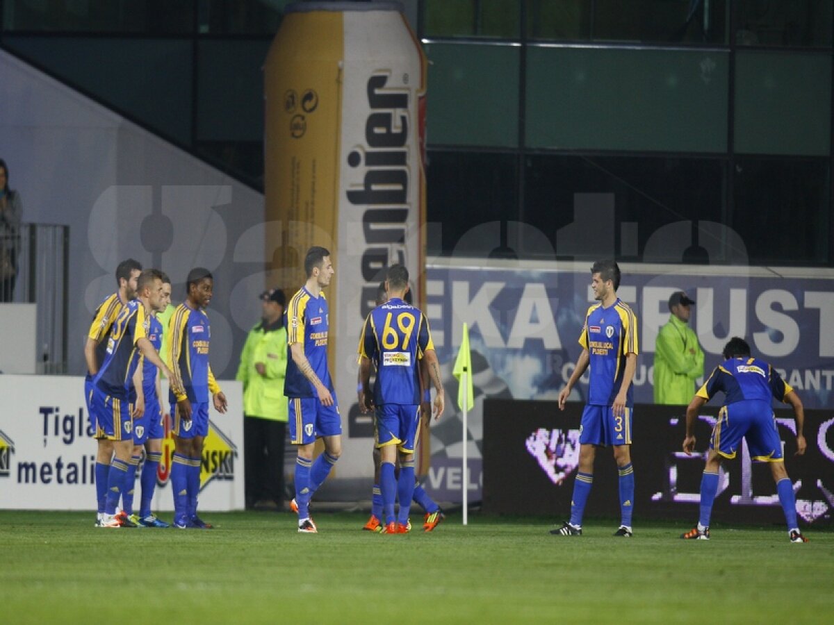 FOTO Petrolul - CFR Cluj 1-1 (Hamza 38-pen. / Ronny 70) » Remiză la noroc