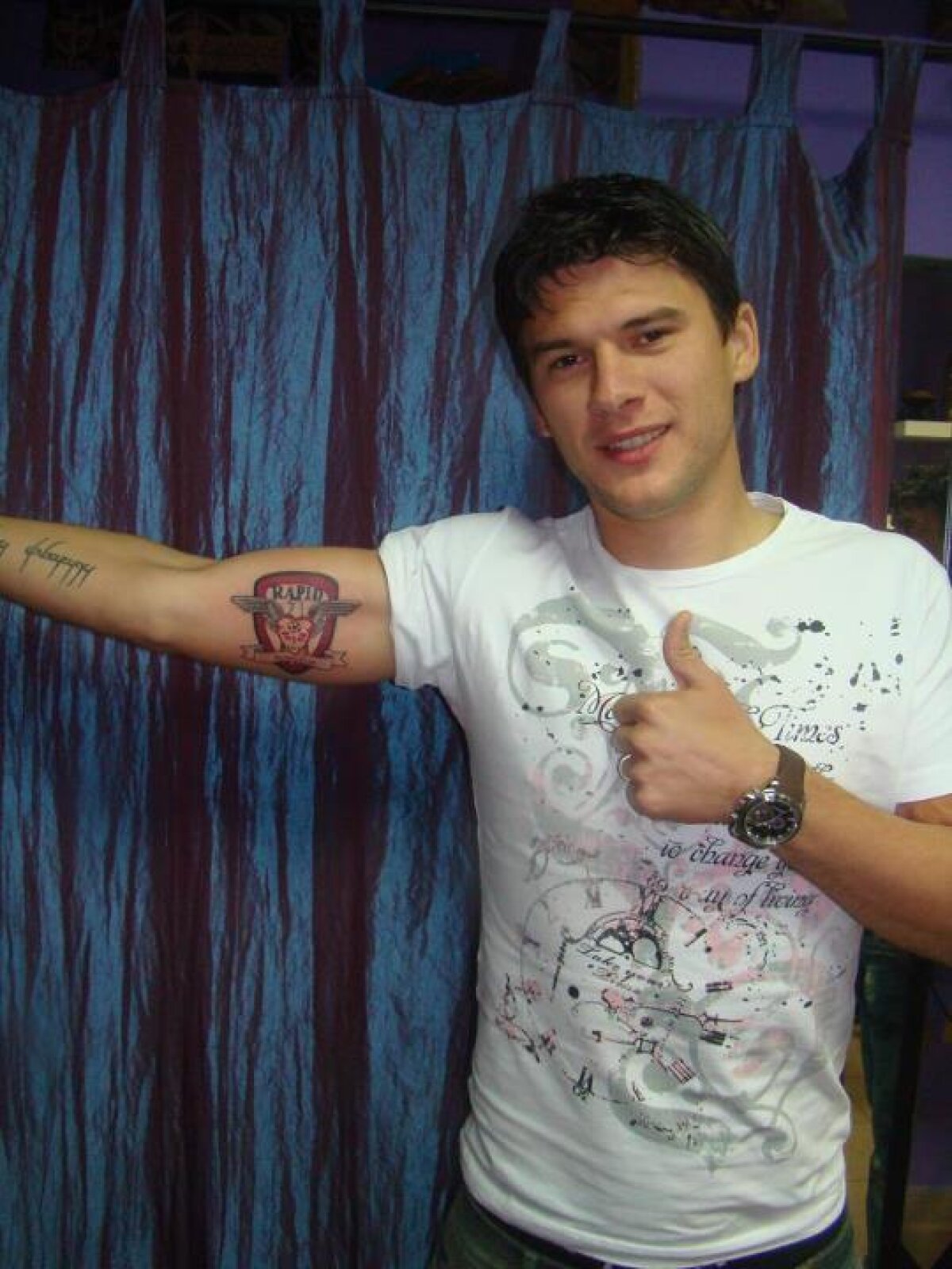 FOTO » Săpunaru, rapidist pursînge! Şi-a tatuat emblema clubului pe braţ