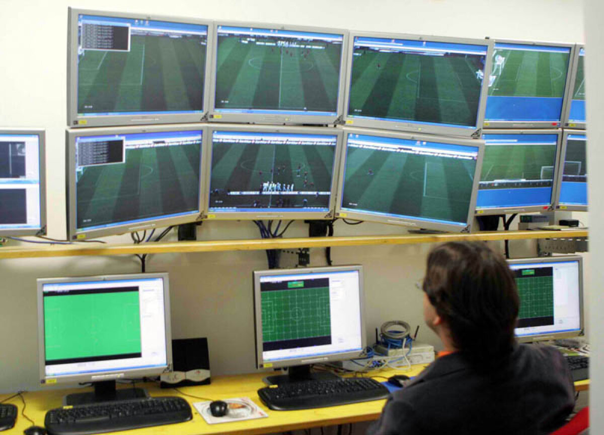 Aniversarea tehnologiei TV care a schimbat fotbalul » 45 de ani de cînd s-a inventat "moviola"