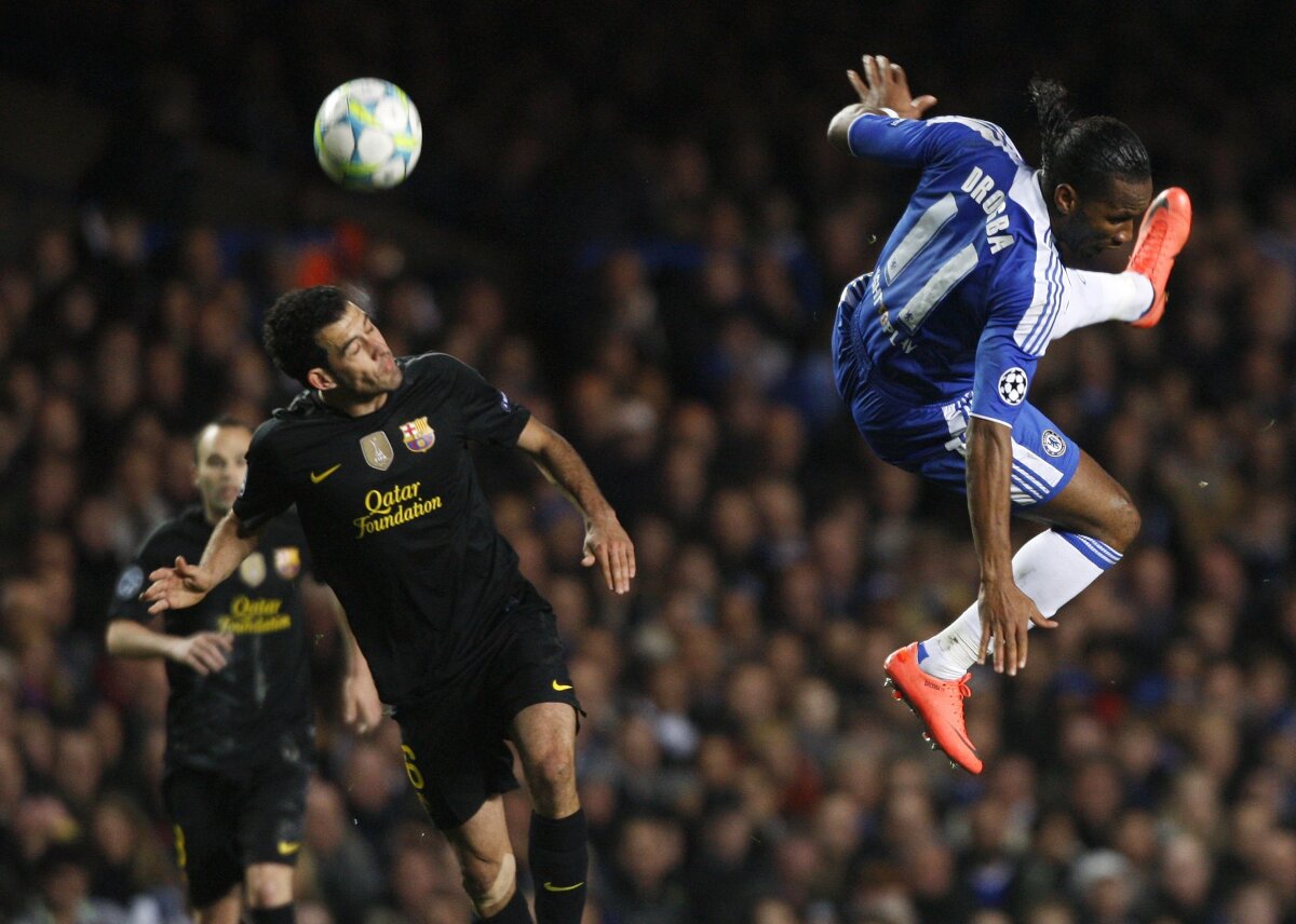 FOTO Ironia sorţii» Barcelona s-a tot plîns că terenurile din Spania sînt neirigate. La Londra a avut prea multă apă