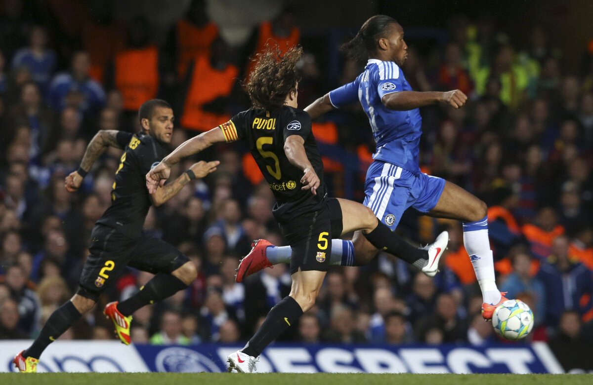 FOTO Ironia sorţii» Barcelona s-a tot plîns că terenurile din Spania sînt neirigate. La Londra a avut prea multă apă