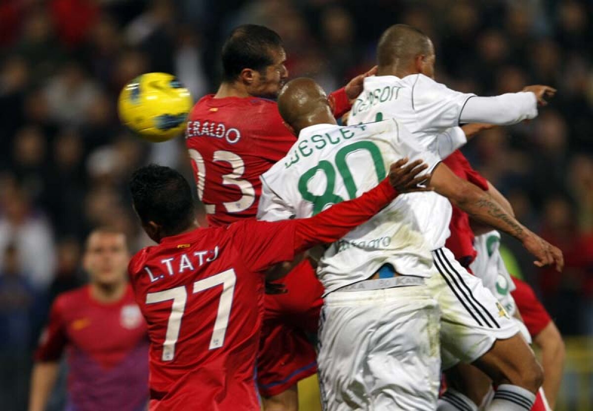 VIDEO Un fotbalist şi 14 pitici » FC Vaslui a cîştigat în premieră pe terenul Stelei, scor 1-0