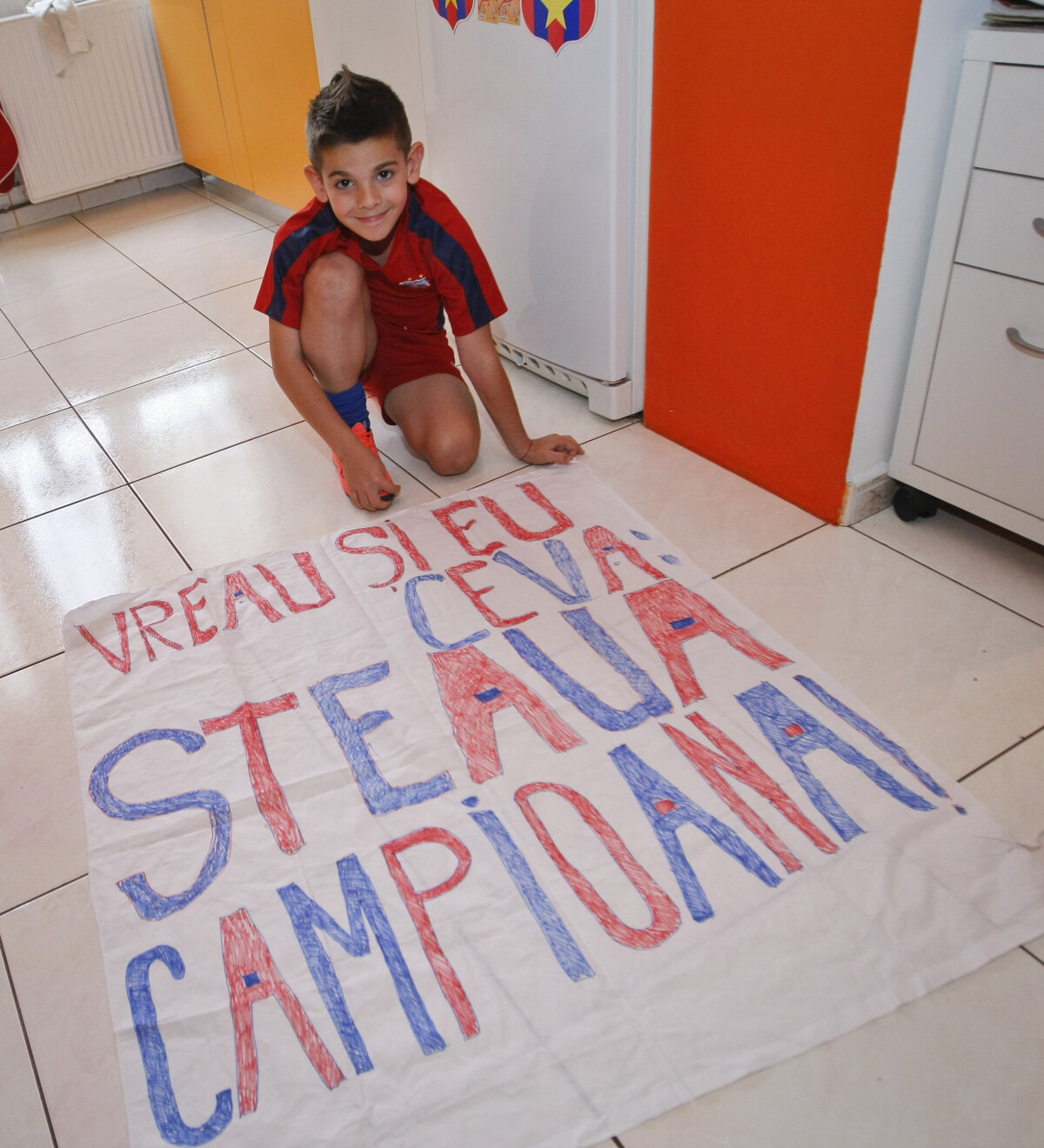 FOTO Povestea lui Marius Ciobanu, copilul ale cărui lacrimi au impresionat România: "Am plătit cariocile din banii de bursă!"