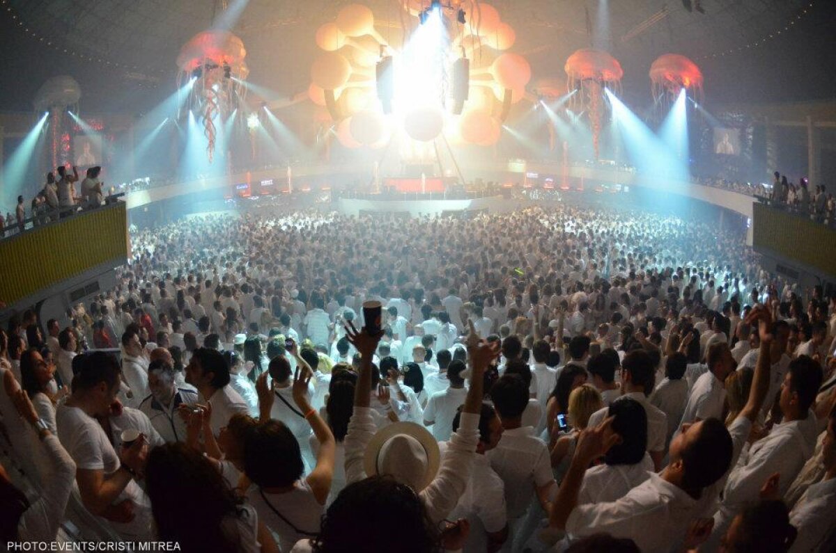 GALERIE FOTO / A fost SENZAŢIE la SENSATION! ;)