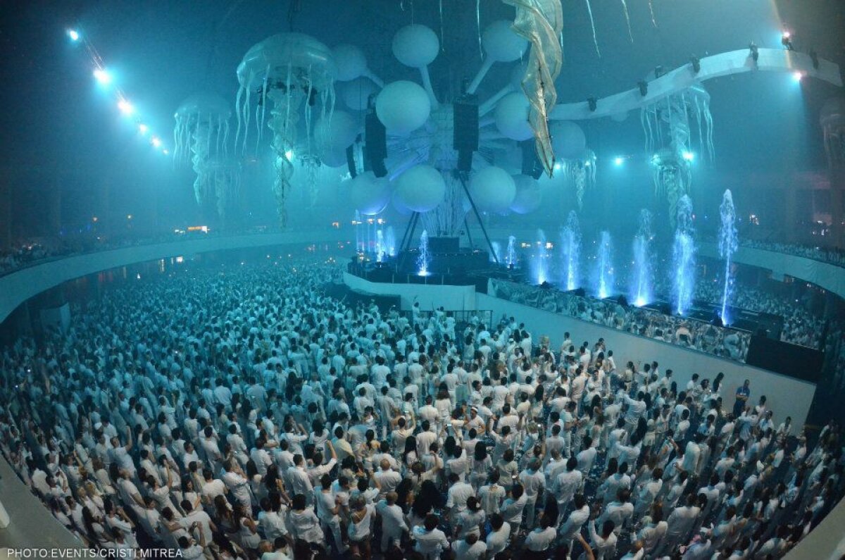 GALERIE FOTO / A fost SENZAŢIE la SENSATION! ;)