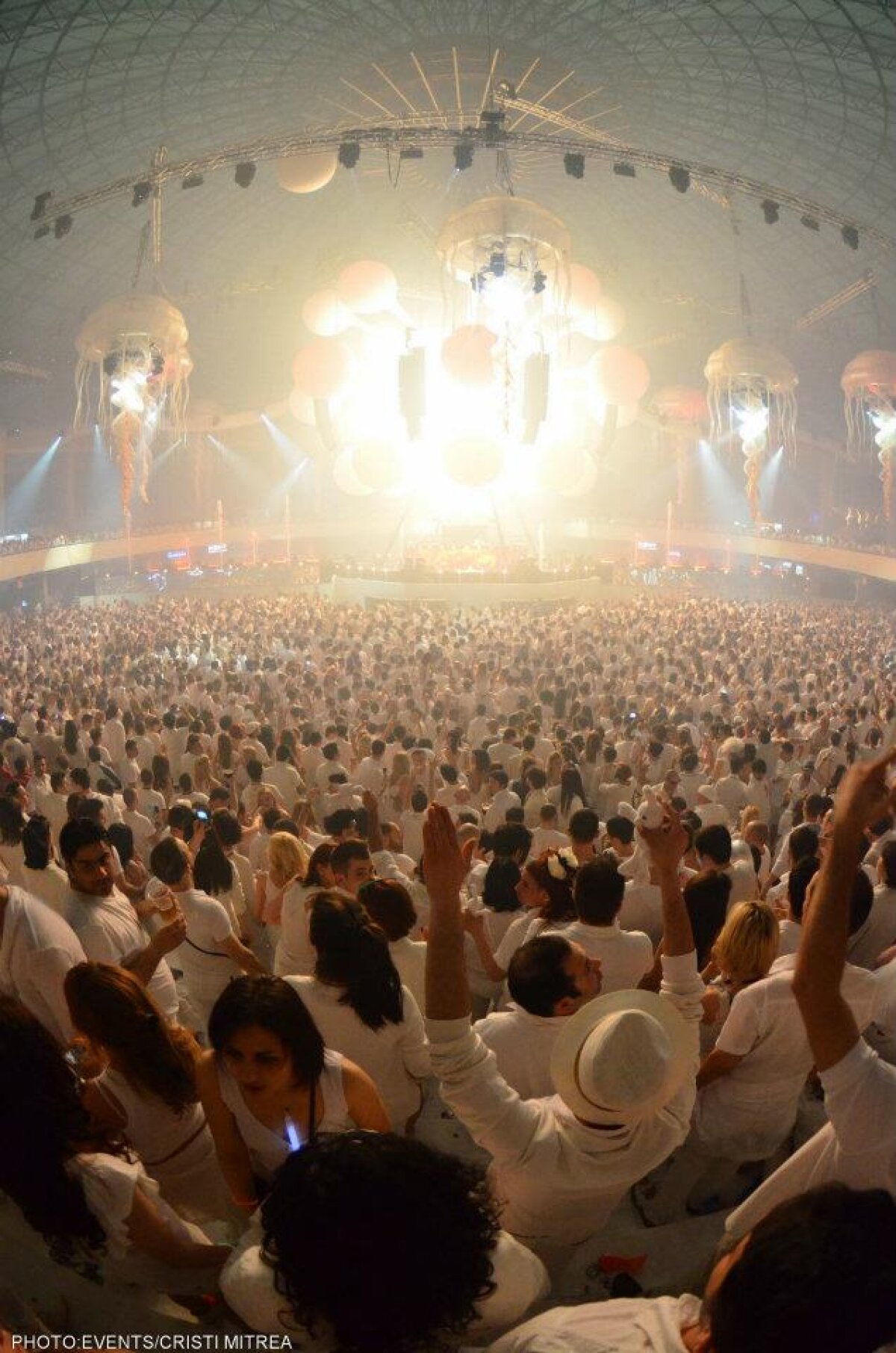 GALERIE FOTO / A fost SENZAŢIE la SENSATION! ;)