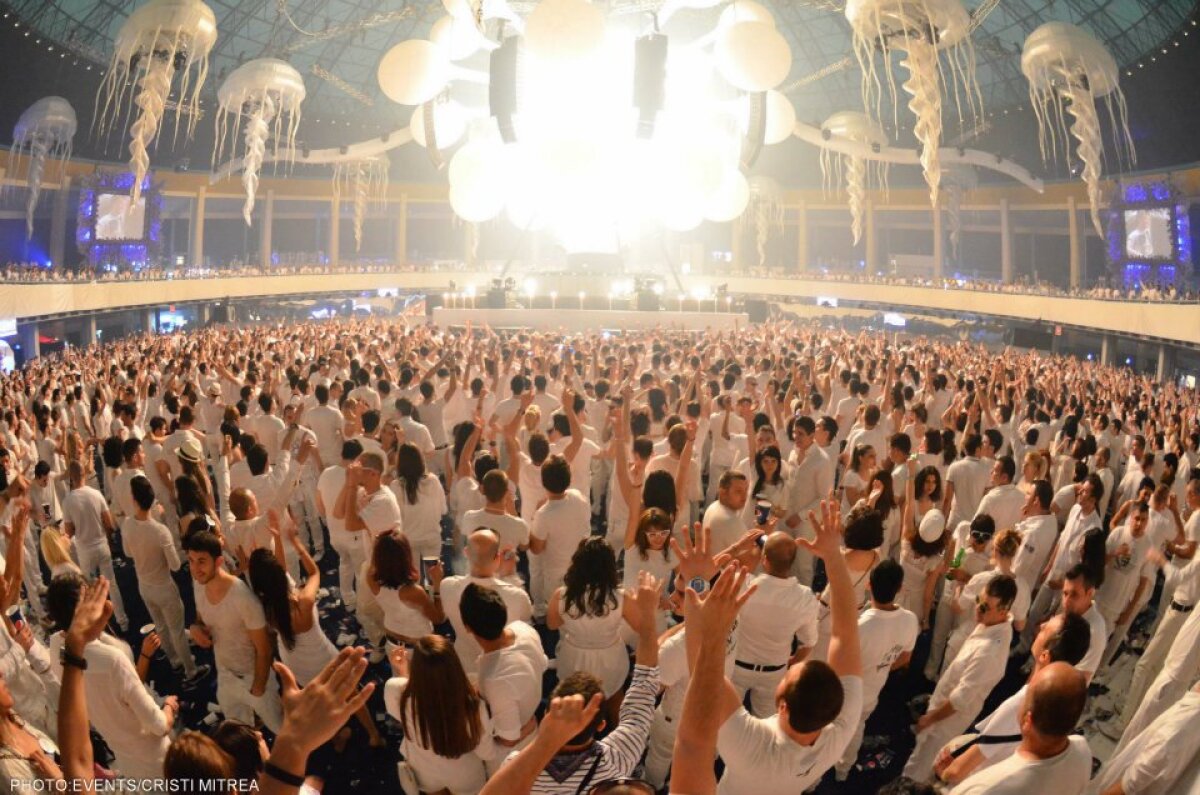 GALERIE FOTO / A fost SENZAŢIE la SENSATION! ;)