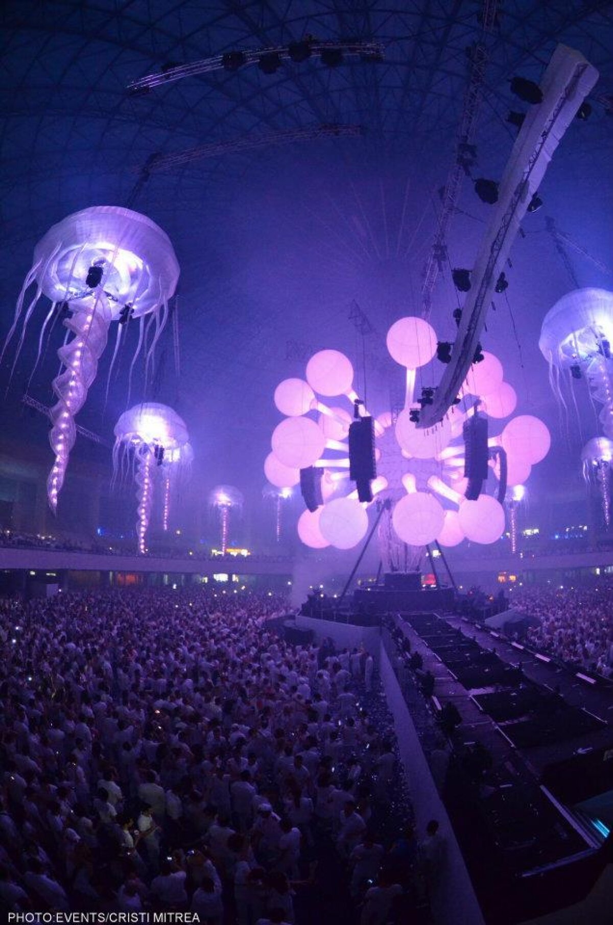 GALERIE FOTO / A fost SENZAŢIE la SENSATION! ;)