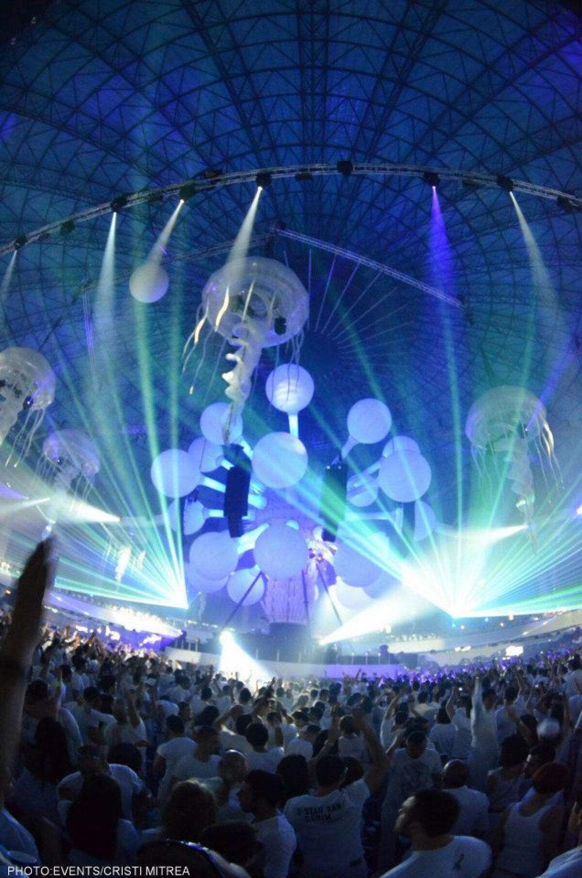 GALERIE FOTO / A fost SENZAŢIE la SENSATION! ;)