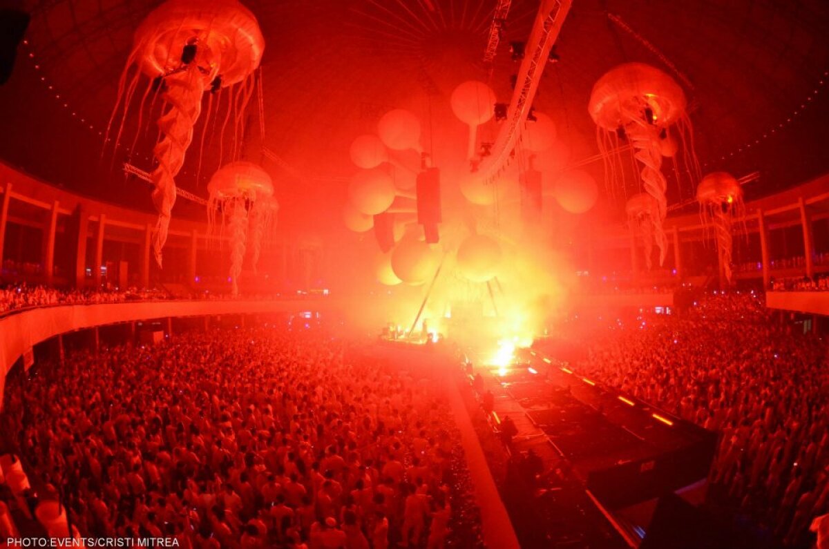 GALERIE FOTO / A fost SENZAŢIE la SENSATION! ;)