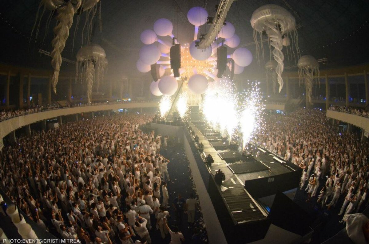 GALERIE FOTO / A fost SENZAŢIE la SENSATION! ;)