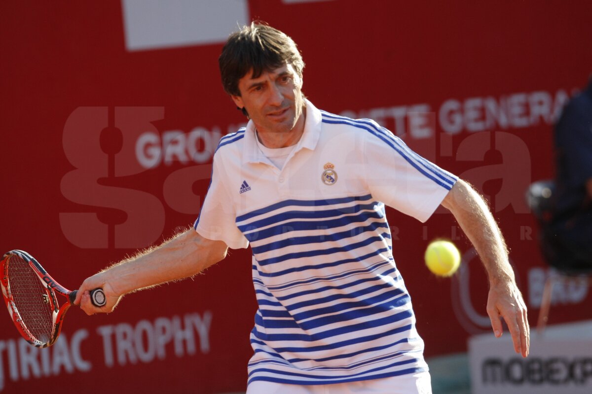 FOTO Stele pe zgură » Hagi şi Rotariu au îmblînzit mingile de tenis alături de Pavel şi Tecău