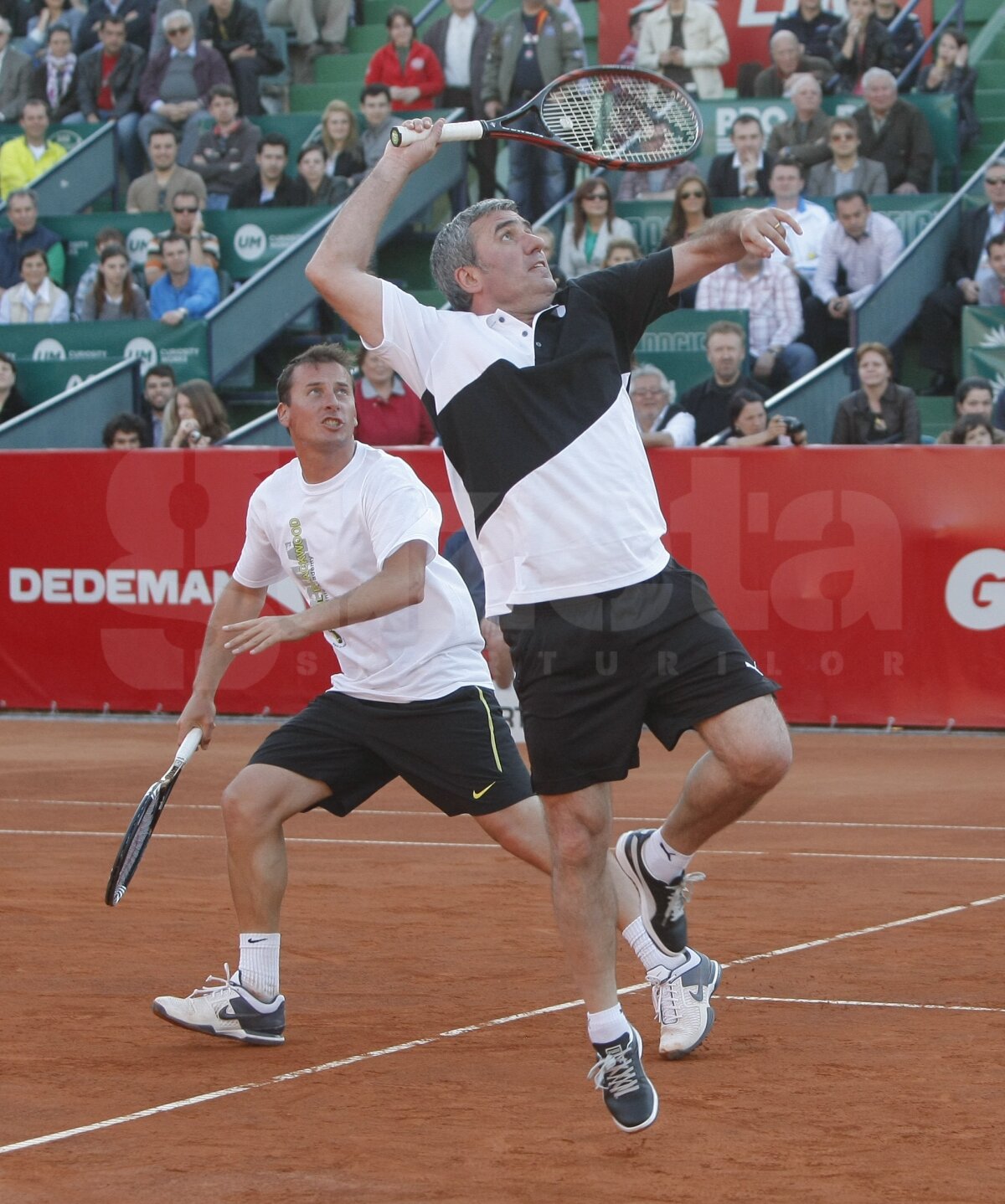 FOTO Stele pe zgură » Hagi şi Rotariu au îmblînzit mingile de tenis alături de Pavel şi Tecău