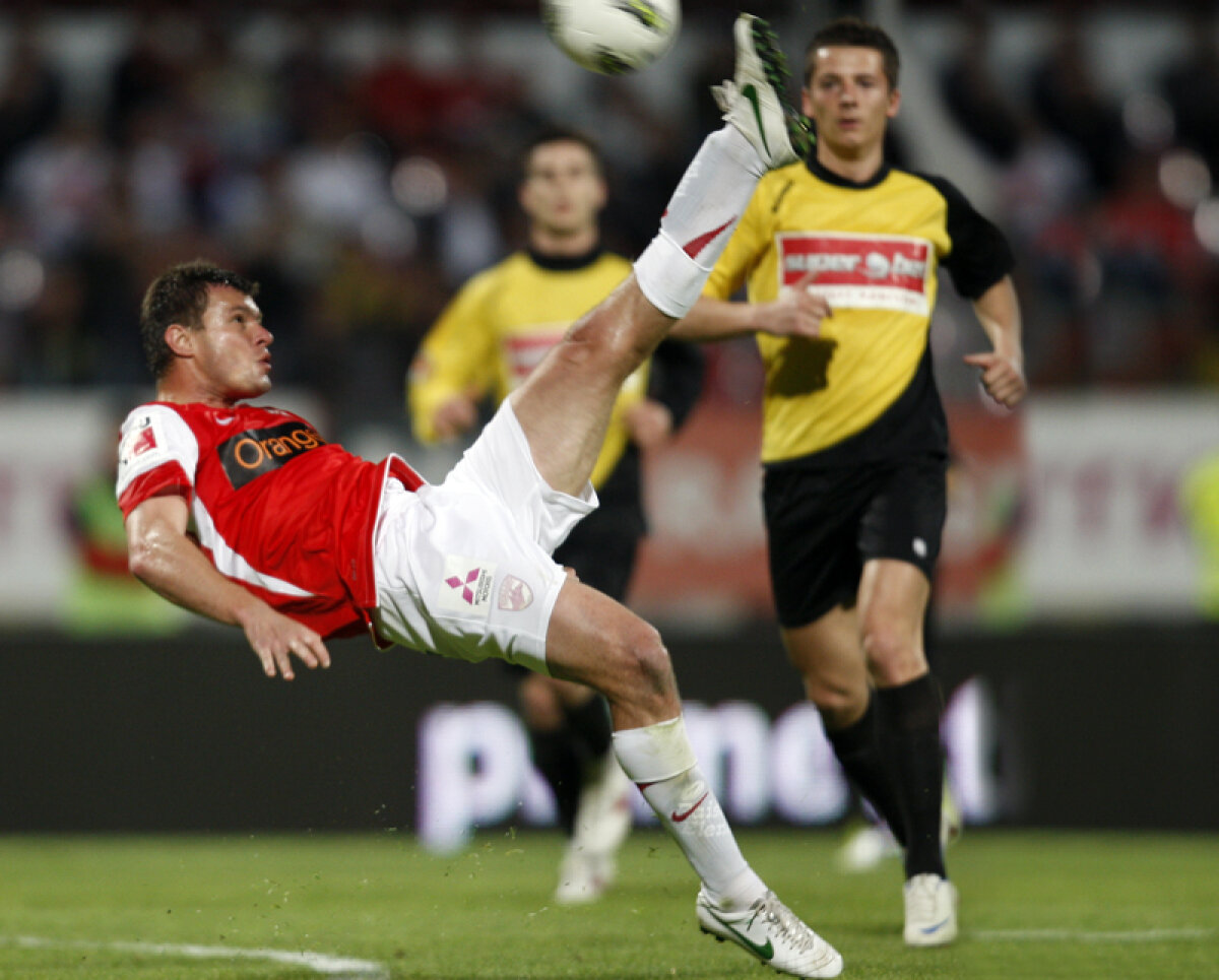 VIDEO Renaşterea italiană » Dinamo a învins Ceahlăul şi a urcat pe primul loc în campionat