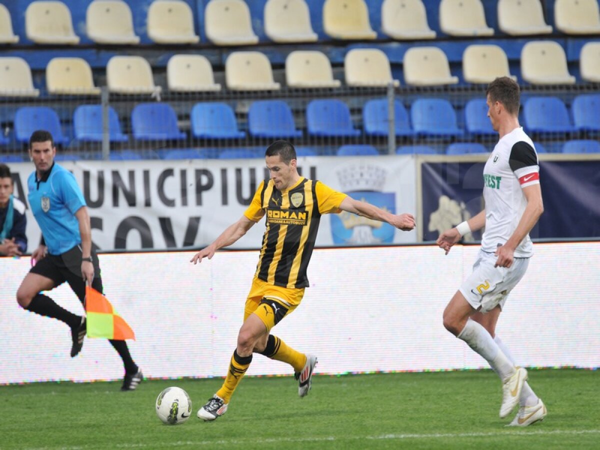 FOTO  FC Braşov - U Cluj 1-1 » Nici o lacrimă: foştii elevi ai lui Badea n-au avut milă la debutul acestuia sub Tîmpa