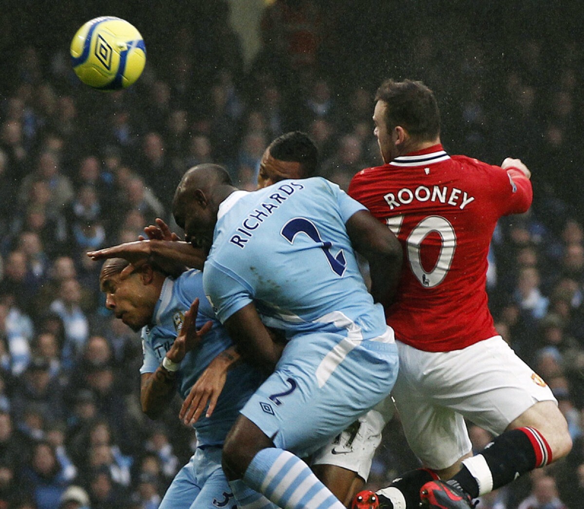 Finaluri încinse de campionat în Anglia şi în Italia » Cine iese campioană?