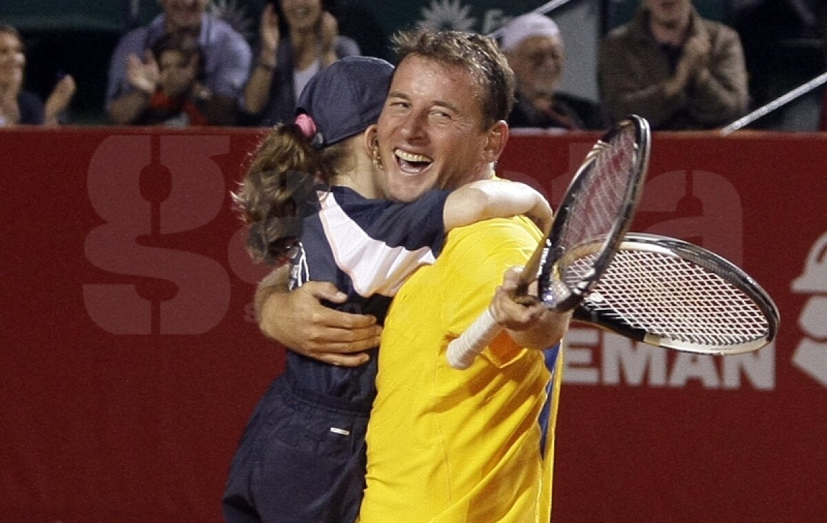 GALERIE FOTO Scîntei pe zgură » McEnroe, Năstase, Pavel şi Bahrami i-au distrat pe cei 4.000 de spectatori, la Arenele BNR