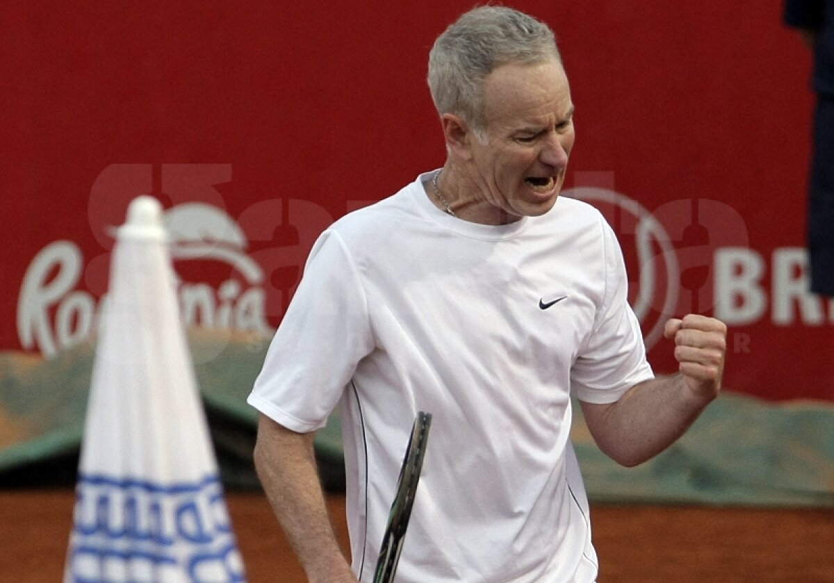 GALERIE FOTO Scîntei pe zgură » McEnroe, Năstase, Pavel şi Bahrami i-au distrat pe cei 4.000 de spectatori, la Arenele BNR