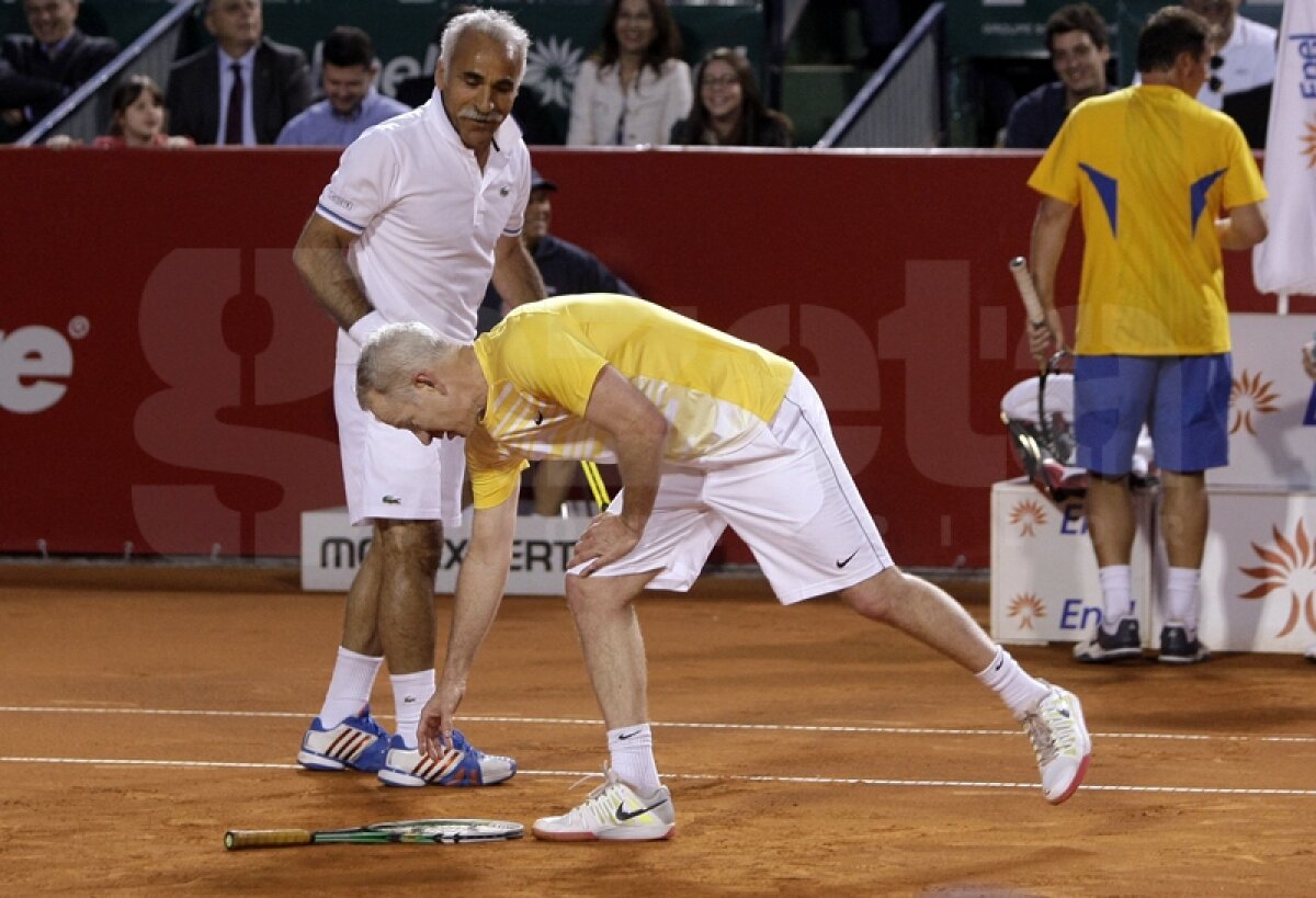 GALERIE FOTO Scîntei pe zgură » McEnroe, Năstase, Pavel şi Bahrami i-au distrat pe cei 4.000 de spectatori, la Arenele BNR