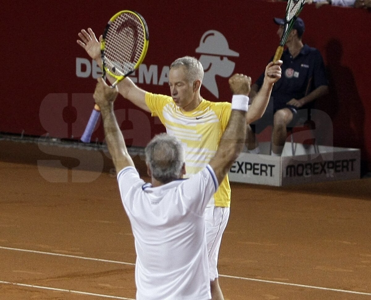 GALERIE FOTO Scîntei pe zgură » McEnroe, Năstase, Pavel şi Bahrami i-au distrat pe cei 4.000 de spectatori, la Arenele BNR