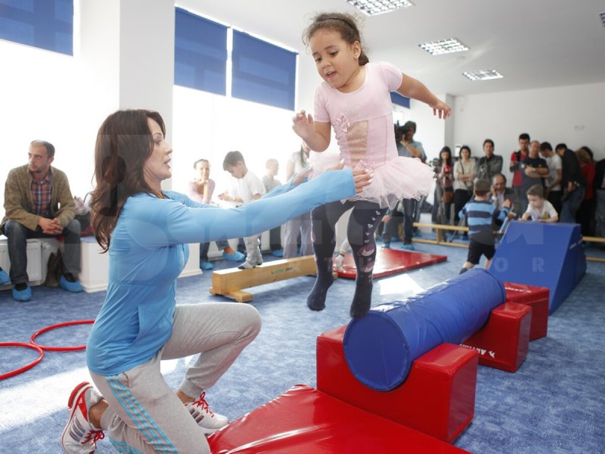 FOTO Reportaj GSP.ro » Nadia, Hagi şi Năstase, antrenori pentru o zi