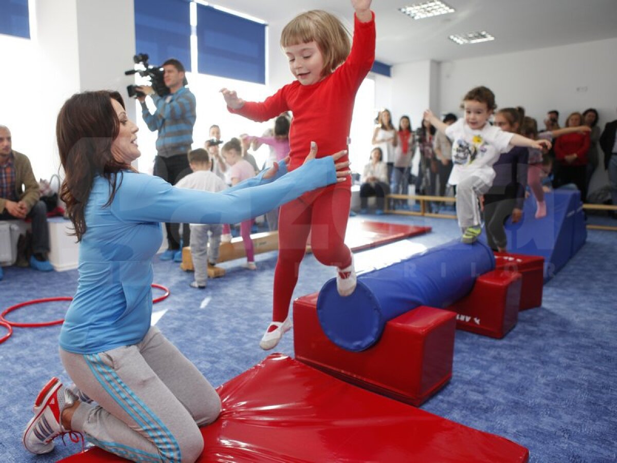 FOTO Reportaj GSP.ro » Nadia, Hagi şi Năstase, antrenori pentru o zi