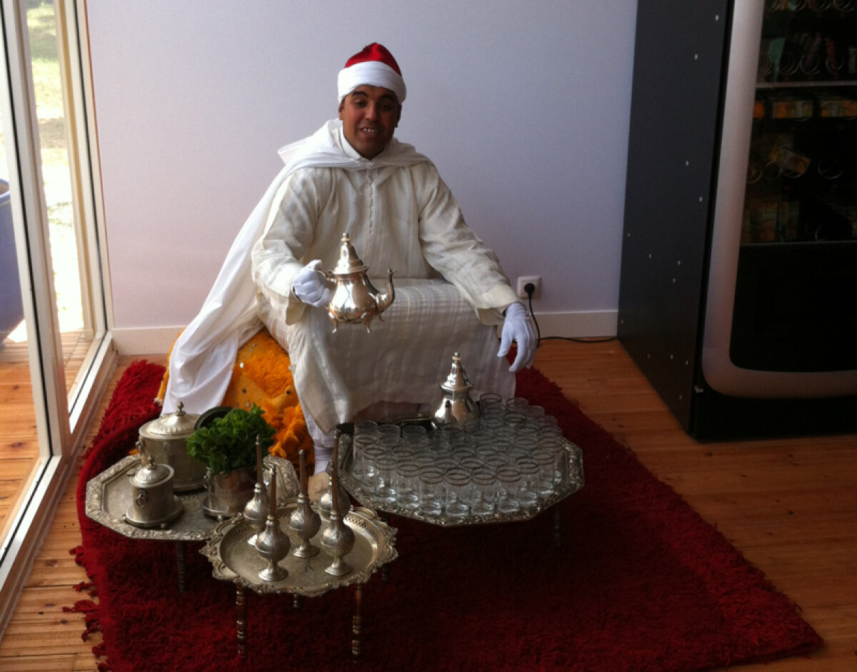 Lodgy în "Oraşul Roşu" » Fotoreportaj cu cel mai nou monovolum Dacia în Maroc