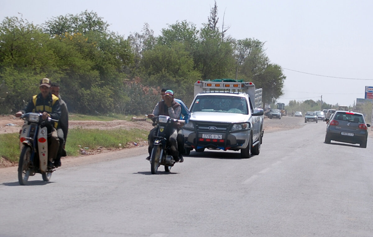 Lodgy în "Oraşul Roşu" » Fotoreportaj cu cel mai nou monovolum Dacia în Maroc