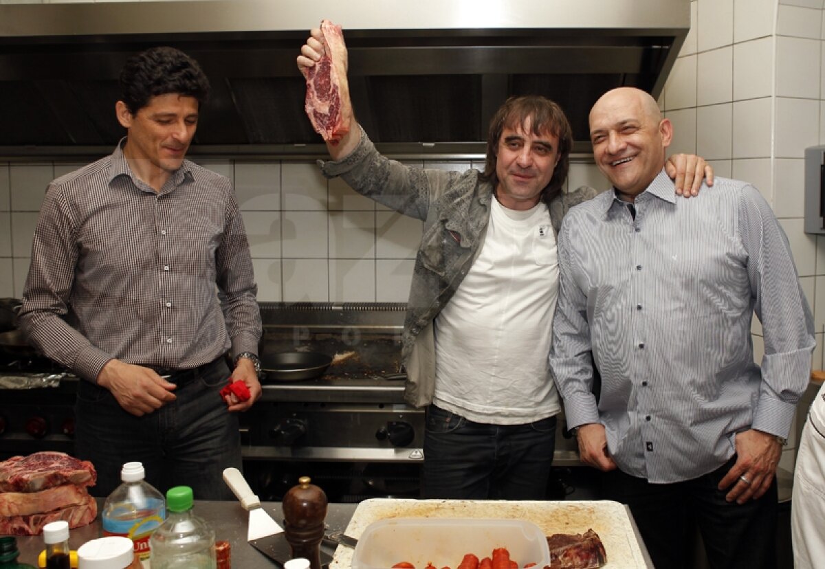 FOTO Belo şi Balint fac o avancronică culinară a prezenţei lui Bilbao în finală: ”Mănîncă vită şi beau vin”
