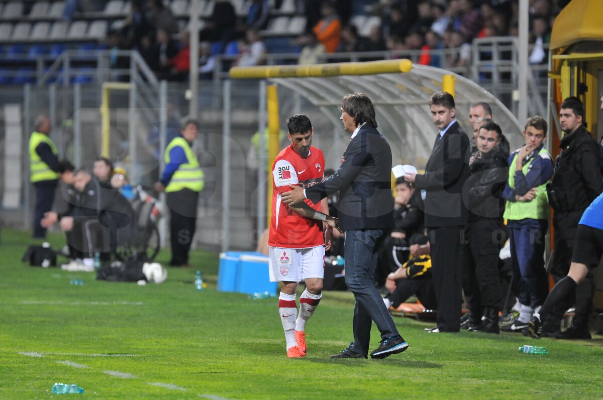 VIDEO Stop joc! » Dinamo pierde la Braşov cu 0-2 şi cade de pe primul loc